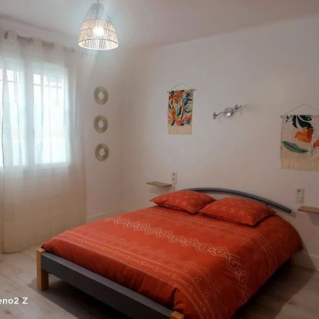 Le Petit Cosy Apartment แซงต์-โลรองต์-เดอ-ลา-ซาลองก์ ภายนอก รูปภาพ